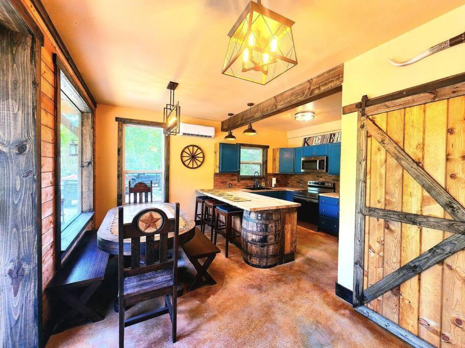 Waterfront Houston Hide Out In A Magical Forest Waller Екстер'єр фото