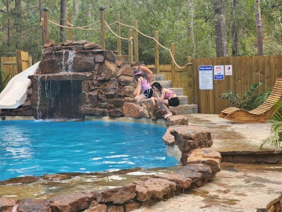 Waterfront Houston Hide Out In A Magical Forest Waller Екстер'єр фото